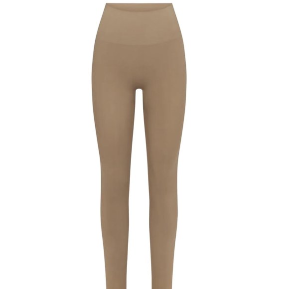 SKIMS Pants - *LIKE NEW* SKIMS | SOFT SMOOTHING SEAMLESS LEGGING | DESERT Nude Tan | XS
